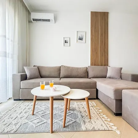 Voyager Superior Apartment Golem (Tirana)