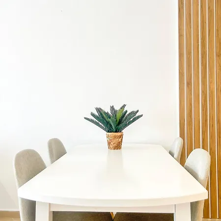 Voyager Superior Golem (Tirana)