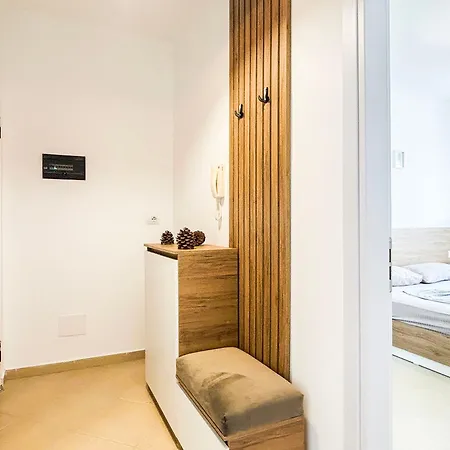 Voyager Superior Lägenhet Golem (Tirana)