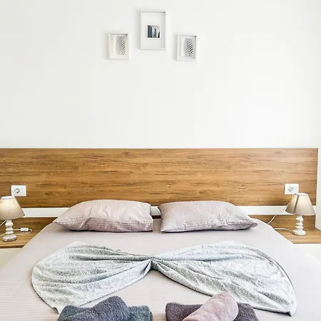 Voyager Superior Golem (Tirana)